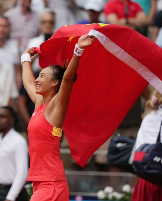 加油，运动员们！你们是最亮的星，在赛场上绽放出最耀眼的光芒。让我们共同期待你们在