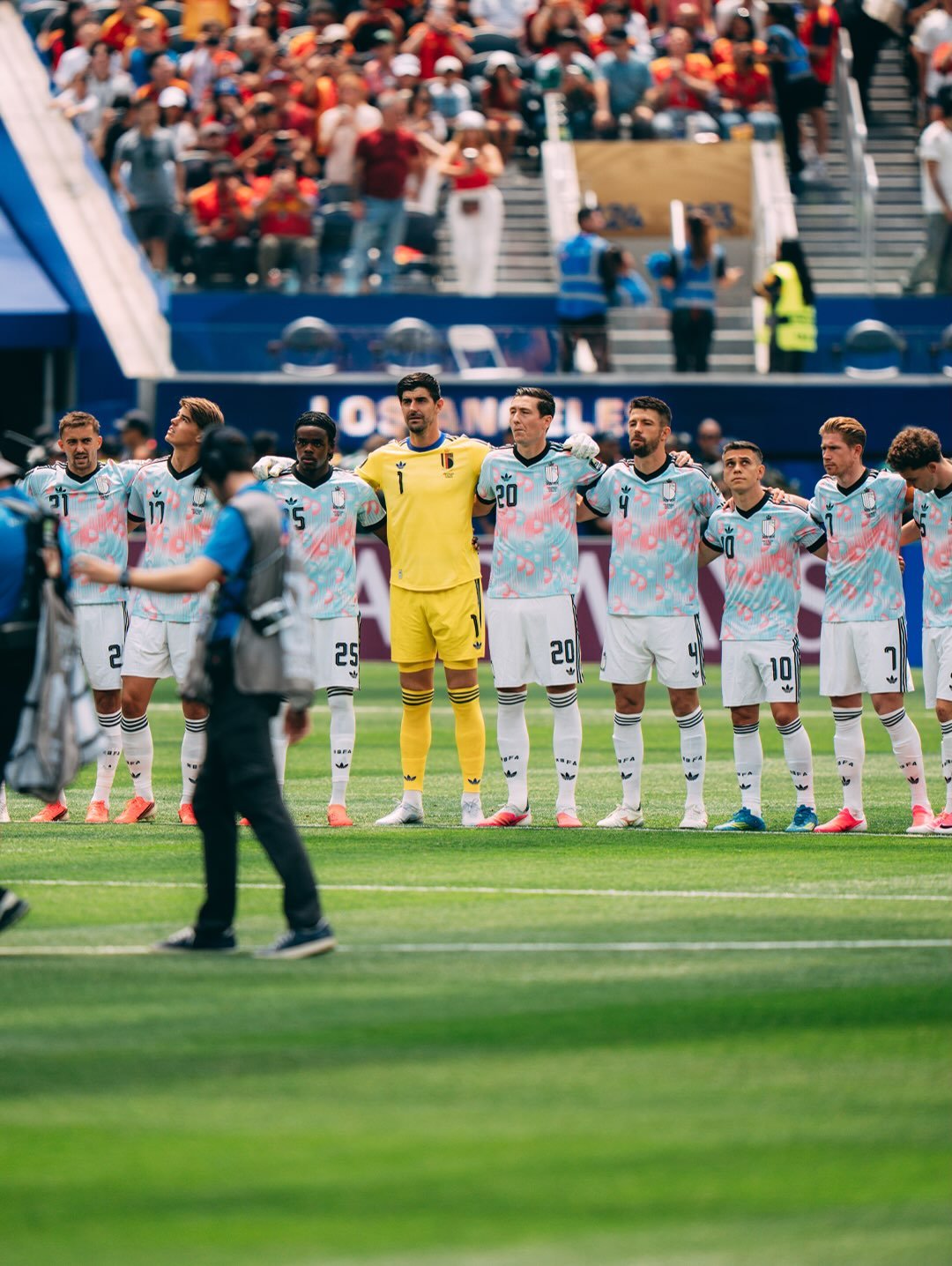 比利时队告别世界杯 2026世界杯1/4决赛，比利时1-2不敌西班牙，无缘四强欧