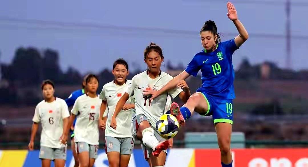 西班牙没输在场上，输在点球点上。
美国队也栽了，12码线真是年轻人的鬼门关。
朝