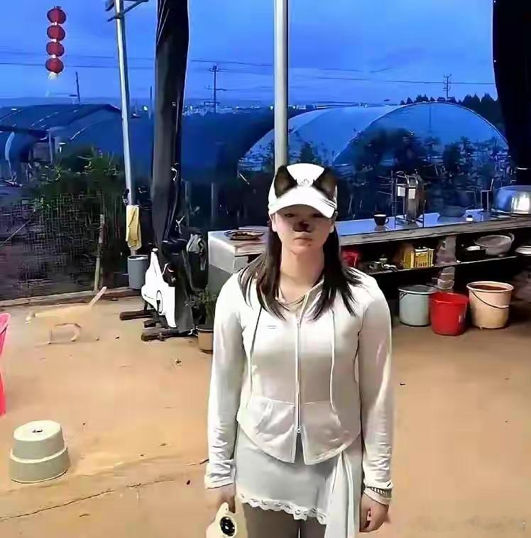 全红婵近照引热议，最令人动容的不只是成长，更是她终于以19岁心态轻松面对 