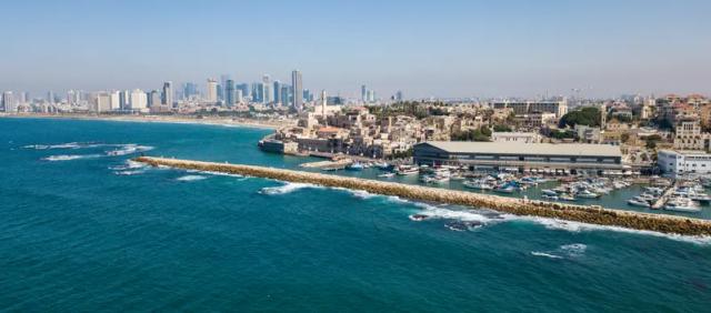 停火不到一天，70架美机扎堆降落以色列：这不是补给，是“续命”

美伊那边刚握手