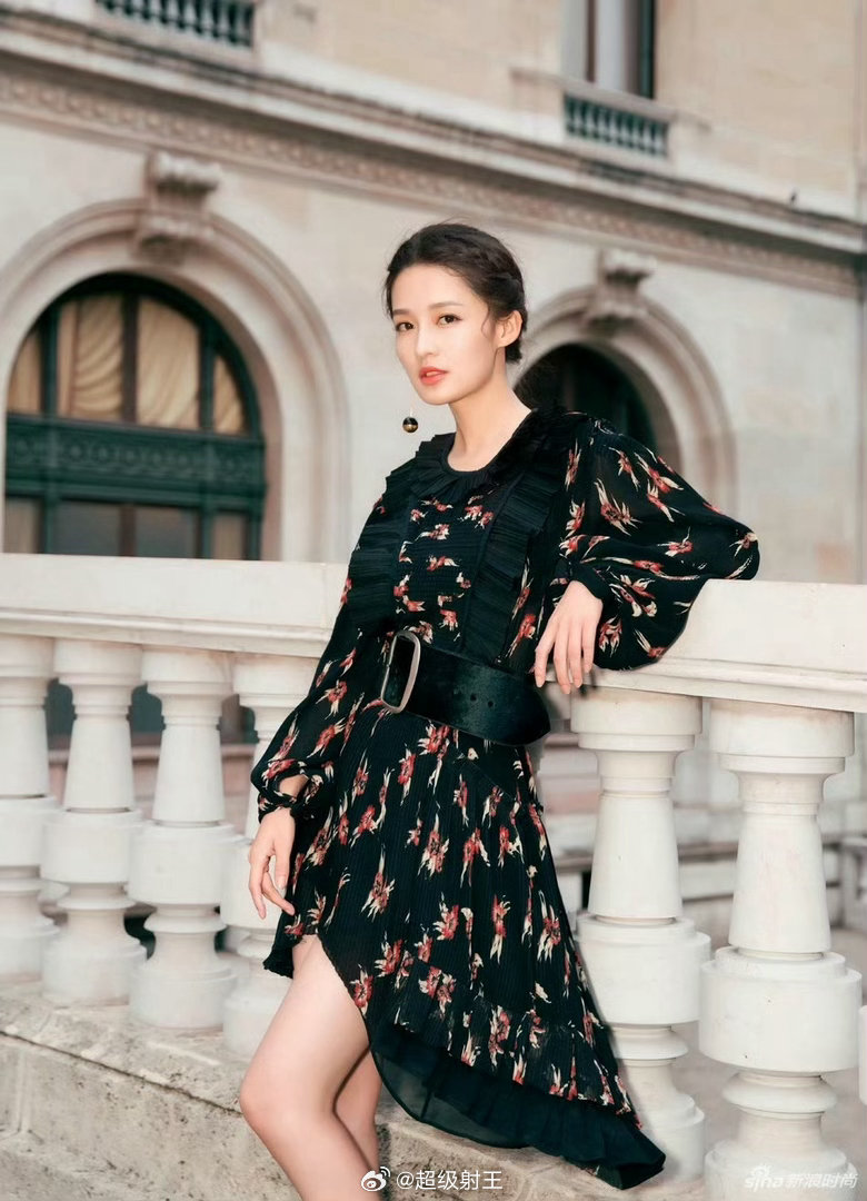 李沁 