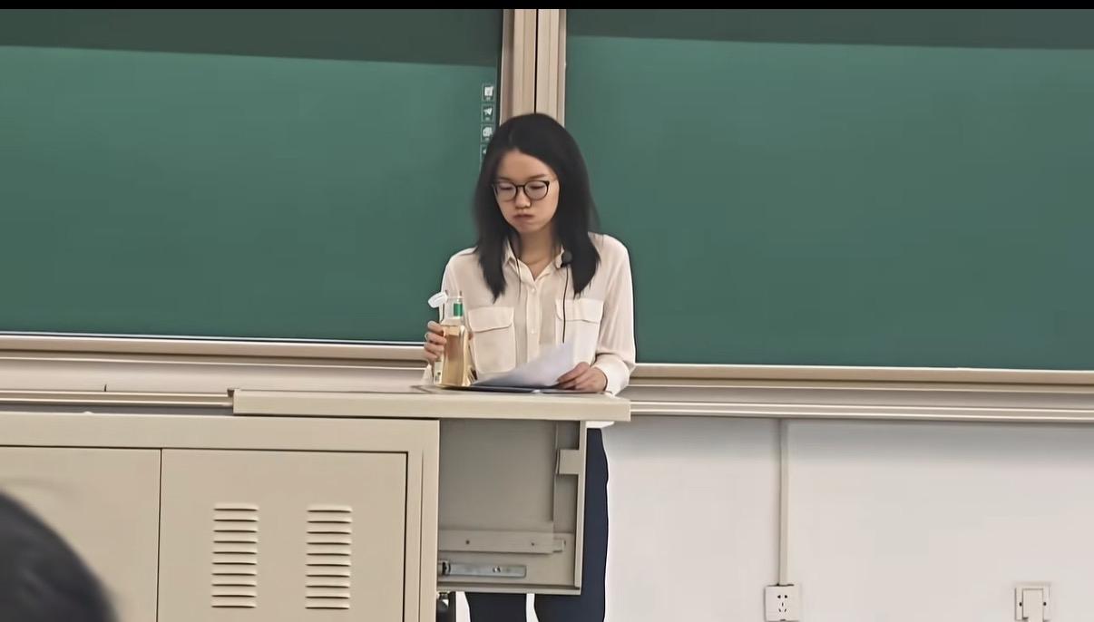以为诺贝尔奖不颁给去世的人已经够严了，结果王虹获得的菲尔兹奖，竟然还有年龄限制，