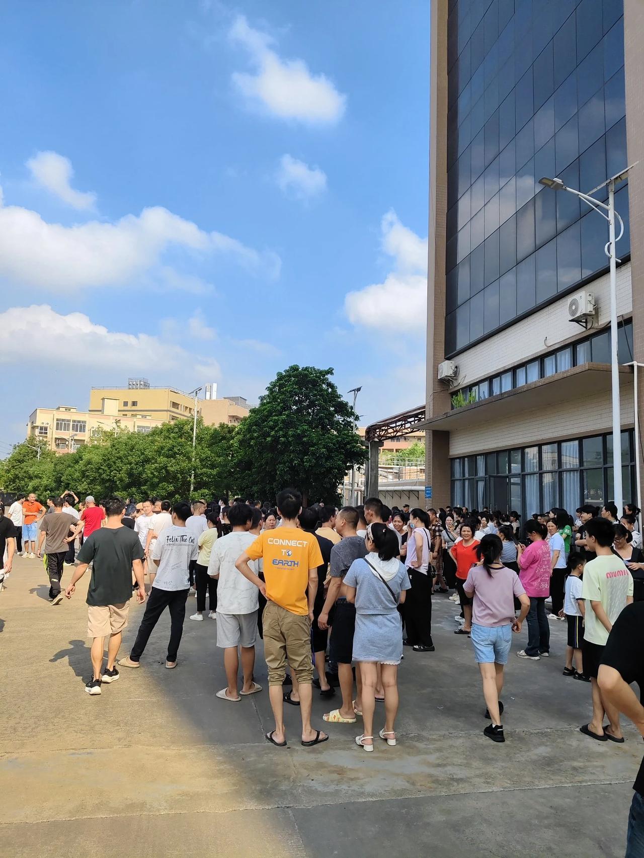 物业拉闸，只有通过人海战术解决