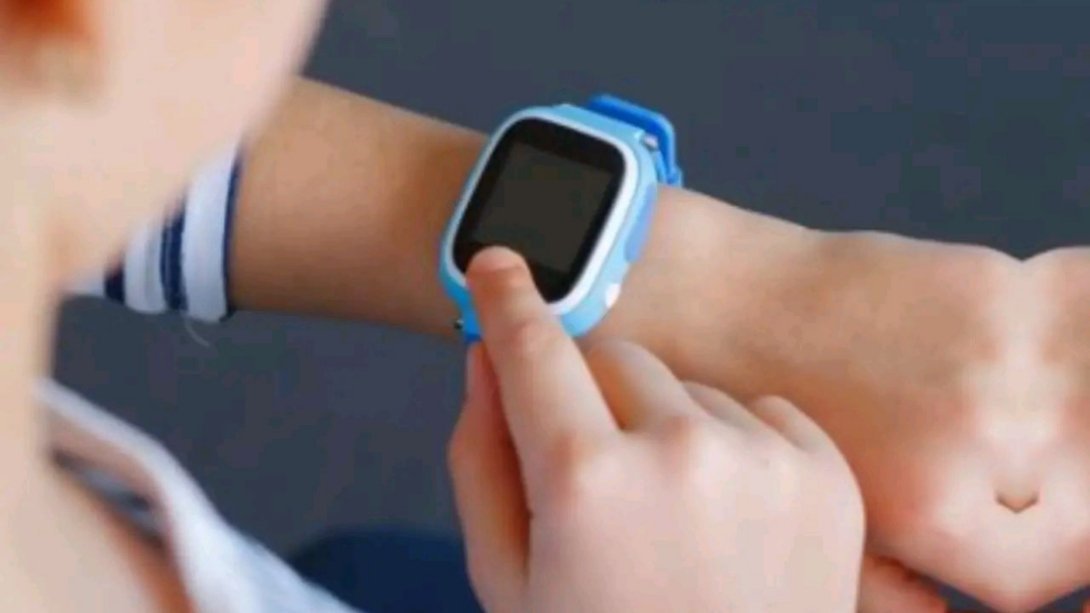 电诈盯上青少年的儿童手表青少年遇到电诈该如何应对作为家长，要给孩子普及电信诈骗相