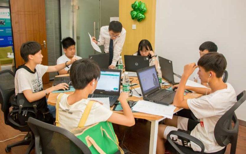 寒门再无贵子是错觉？AI重构教育生态，普通孩子的逆袭新路径。

在AI快速渗透各