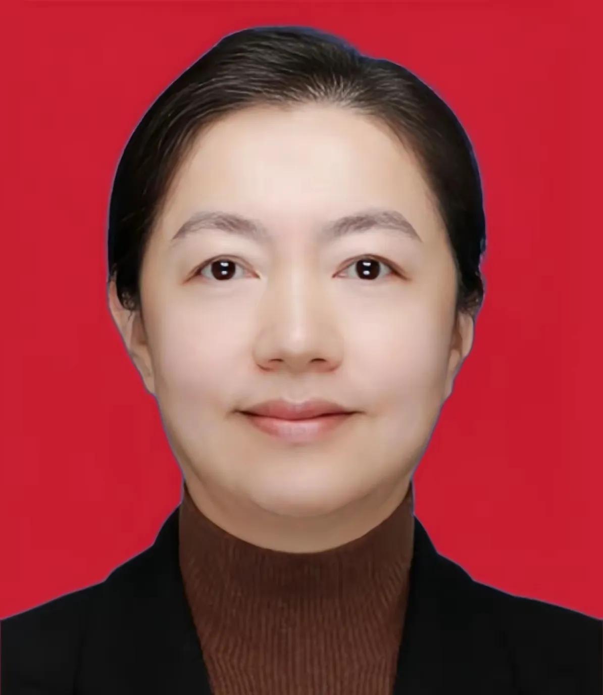 何元智（1974年8月— ），女，汉族，四川自贡人，卫星通信专家，中国科学院院士