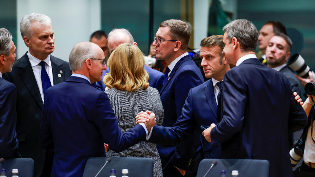 历经16小时马拉松会议，欧盟峰会终于敲定向乌克兰提供900亿欧元贷款。然而，备受