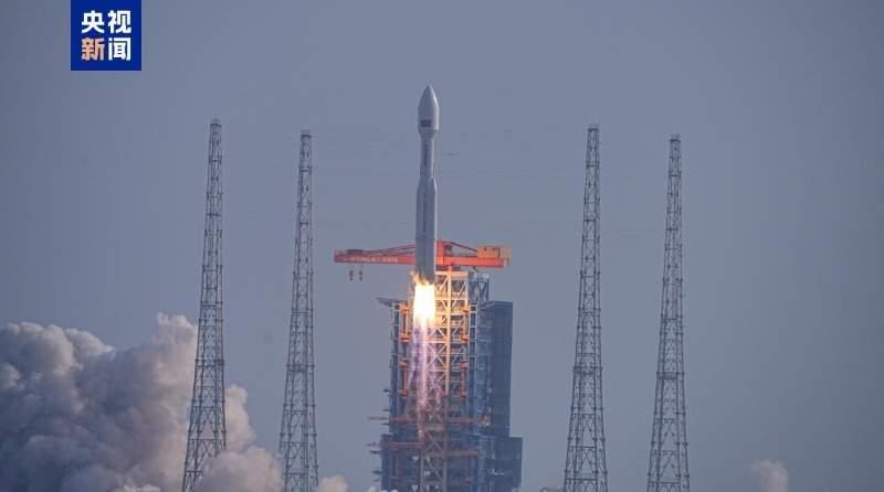 中：今天长八甲又升空了，15点53分精准入轨，低轨星座组网再提速。
美：又是这型