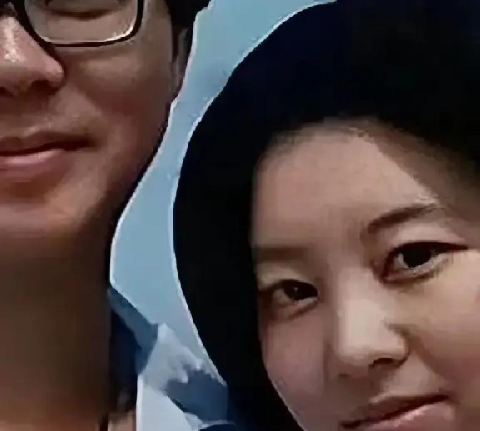 田媳妇直播里一句“不是所有血缘都值得尊重”把郭威亲妈直接推上枪口。
4月5日视频