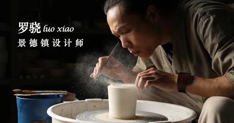 特别喜欢看烧窑的过程，也太减压了吧，师傅从烈火熊熊的炉灶中，取出一个烧得通红的杯