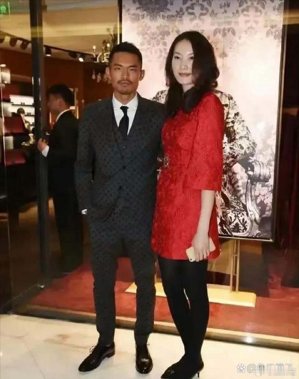 谢杏芳和林丹一起亮相，出席活动，对于婚姻关系，早已云淡风轻，都是为了孩子而将就了