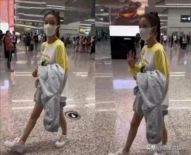 佟丽娅，居然是这样的，
镜头下的丫丫五官精致，光鲜亮丽，
镜头外离开妆容加持的她