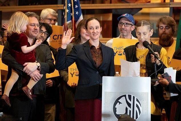 美国西雅图人民有福了。
 
在去年西雅图的市长大选中，西雅图民众选了一个43岁却