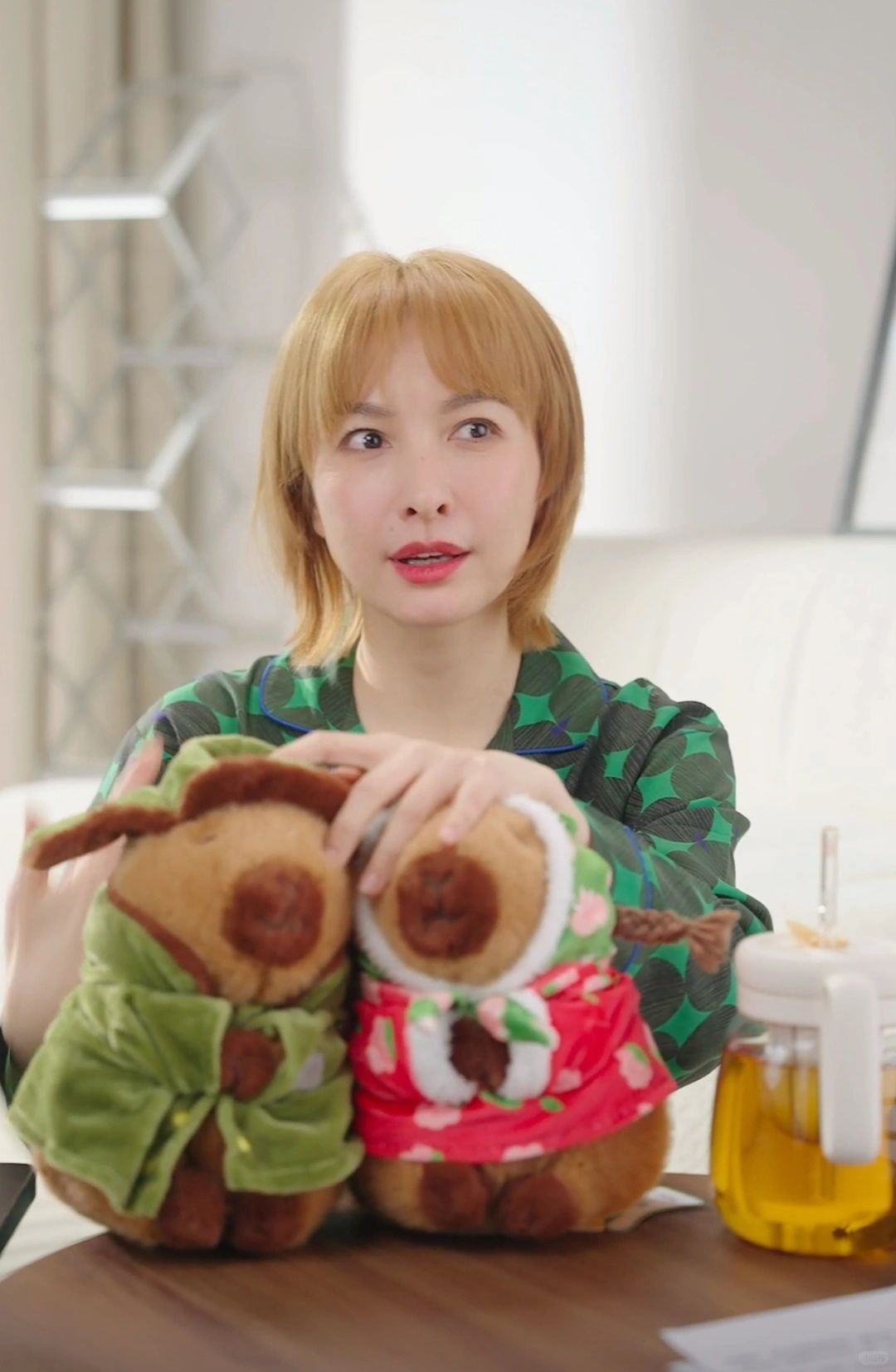 尽然看上了吴昕这件居家服，啊哈哈