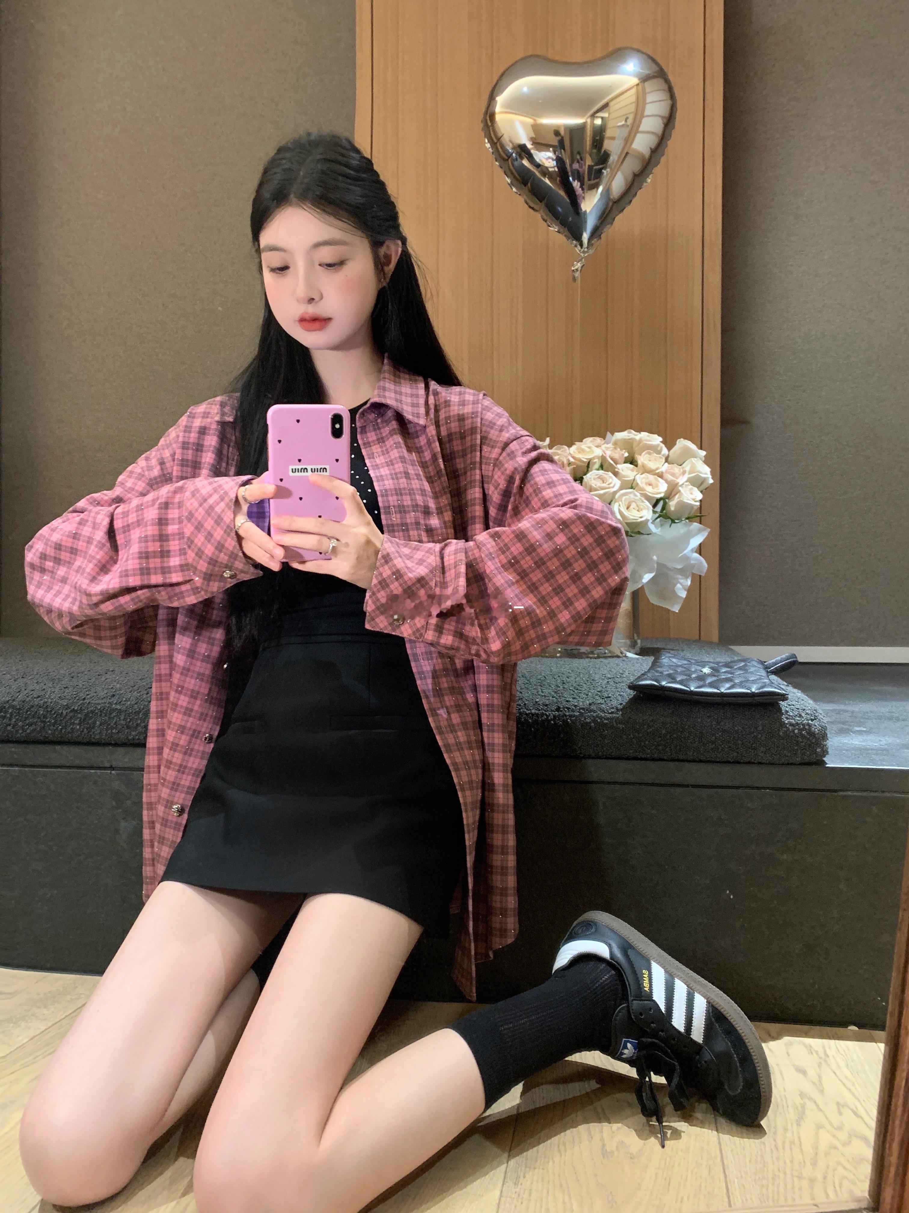 转+关，song满天星衬衫✨惬意假期里的outfit 满幅烫钻工艺 穿上无垠之星