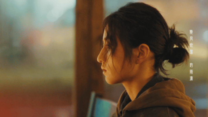 秋雪漫过的冬天近期追剧的快乐源泉，互动自然不尴尬，每一个小细节都很有质感，没有强