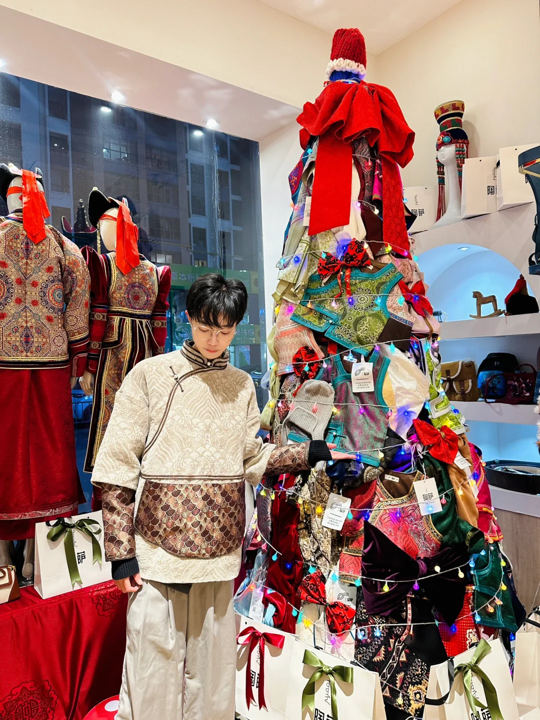 呼和浩特探店｜是谁家的蒙元素圣诞树‼️‼️