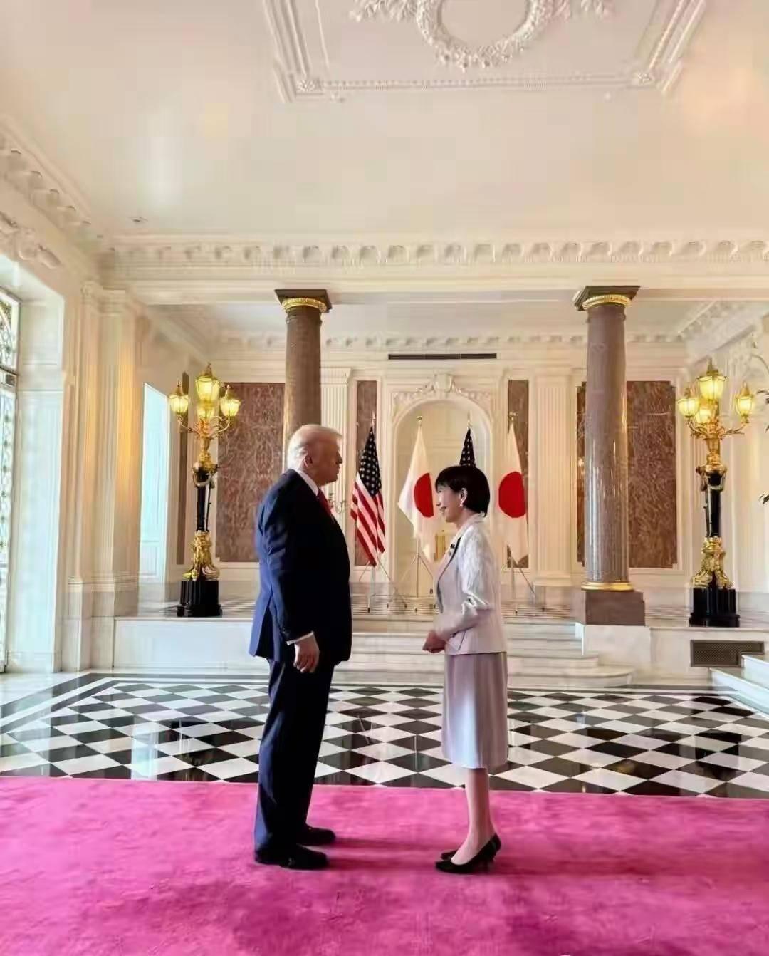 真的是奴才相。
高市早苗：感谢川普大帝幸临日本。参拜。我服务的可好？给个好评。