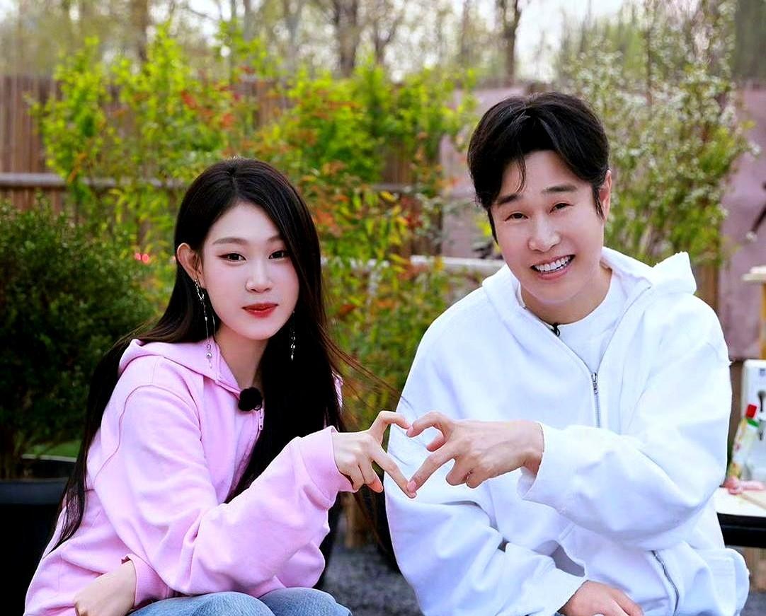 真没想到女儿都这么大。

小沈阳带女儿沈佳润上《毛雪汪》，孩子一句“我爸妈像强力
