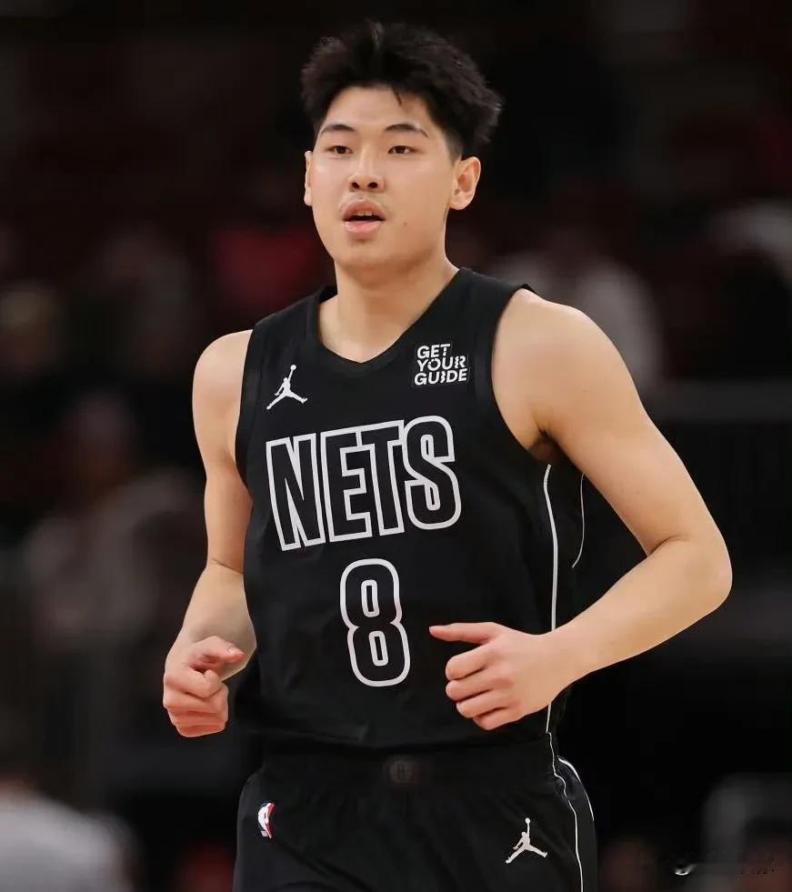 对于崔永熙冲击NBA，我一直的观点是——崔永熙没有打NBA的水平，去NBA是自己