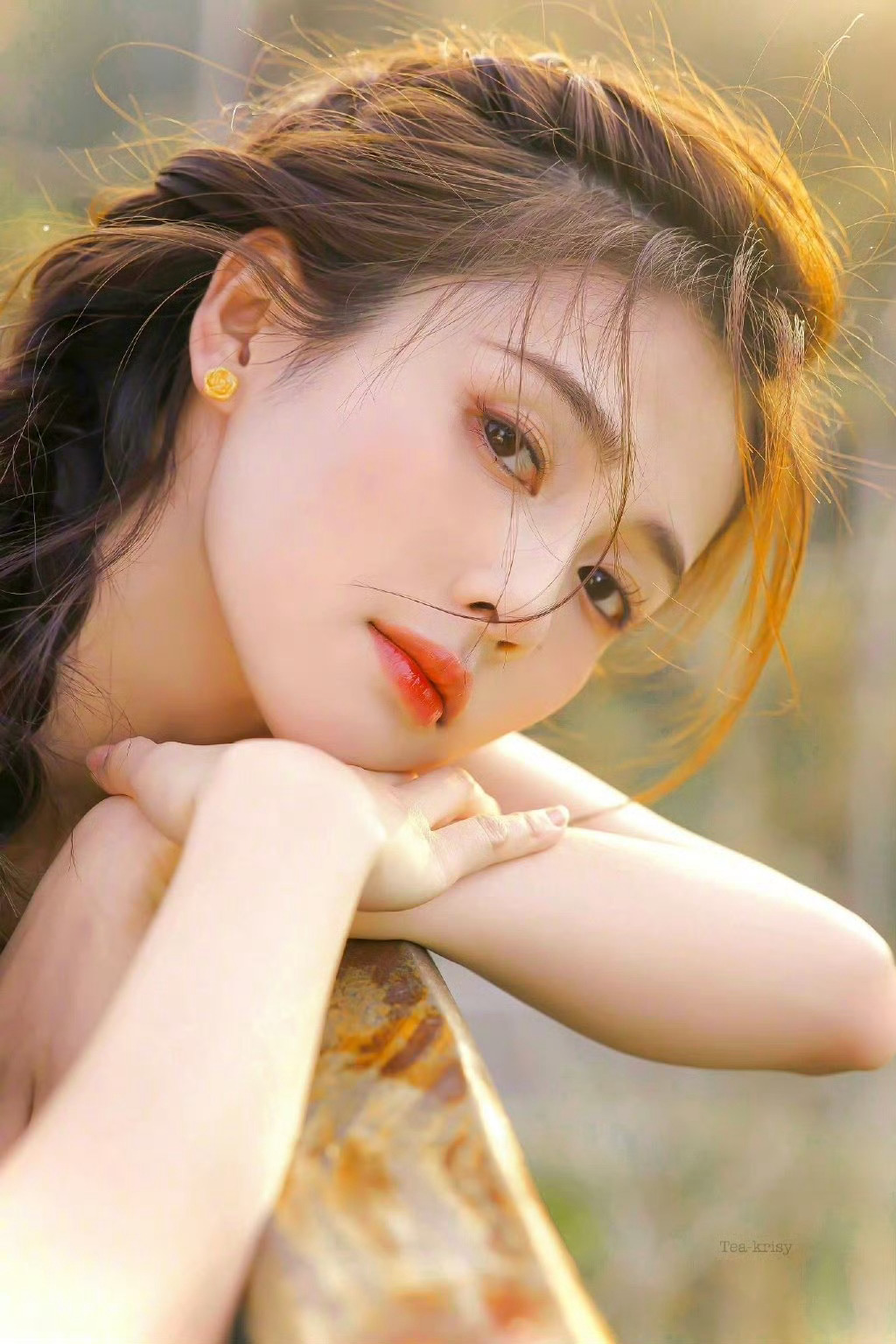 白鹿白鹿白鹿白鹿发型师方可审美