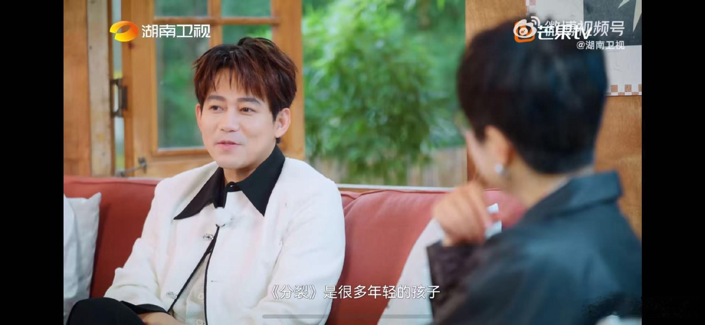 苏醒喜欢自己的所有作品湖南卫视背后苏醒：我的所有作品都是骄傲 红不红不重要 态度