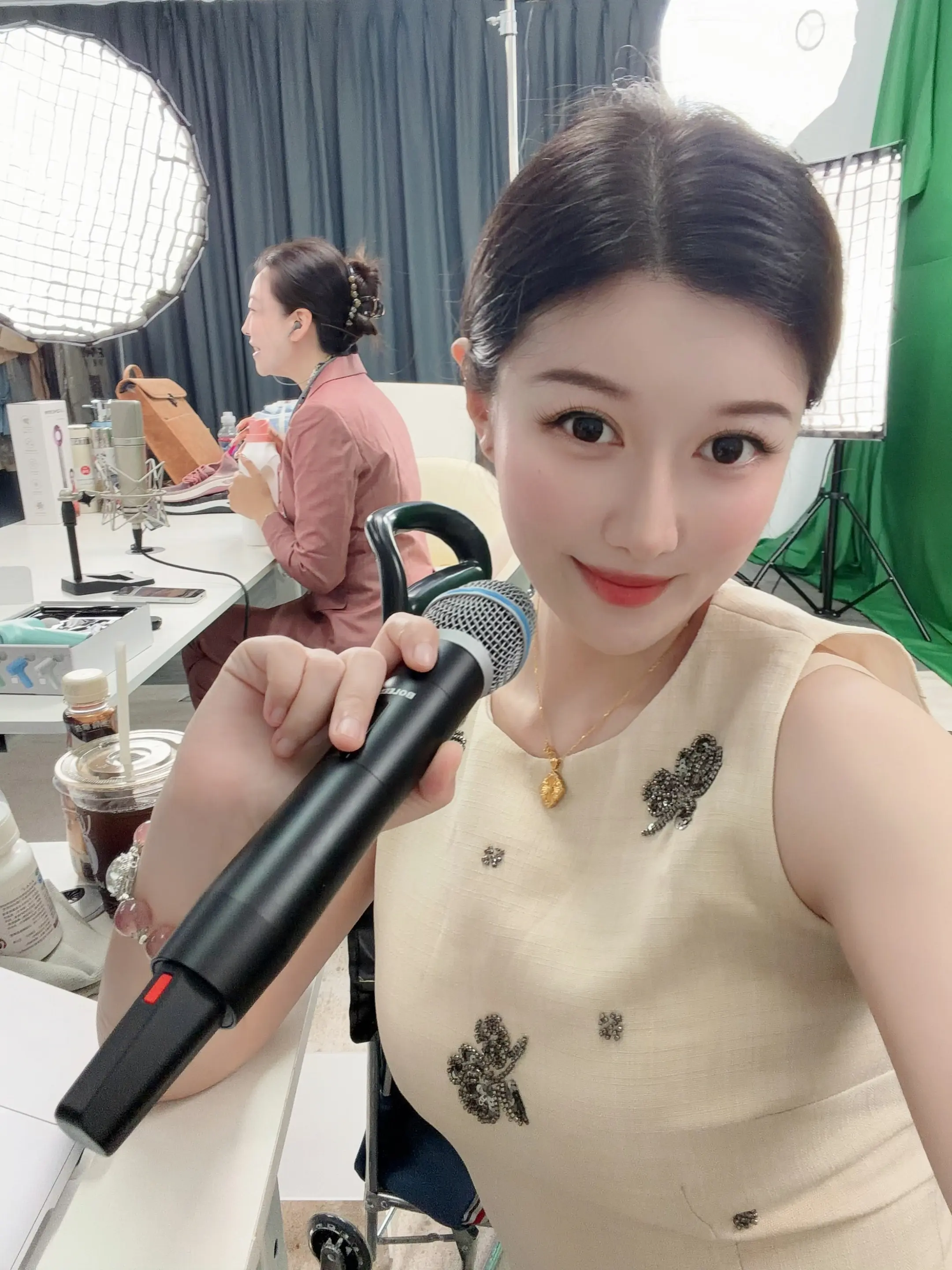 现在杭州的带货主播月入多少w👀