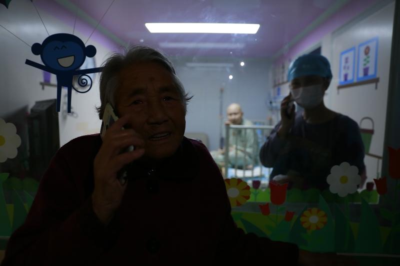 最残忍的事莫过于此吧。整整10天的时间，父母还满心期待着女儿忙完能有空回消息，却
