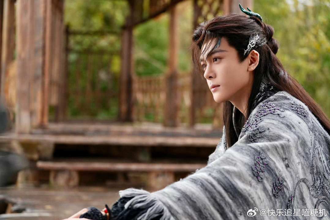 曾舜晞武拾光V榜破9 武拾光这个角色太有魅力了，曾舜晞的表演让这个人物立住了，坚