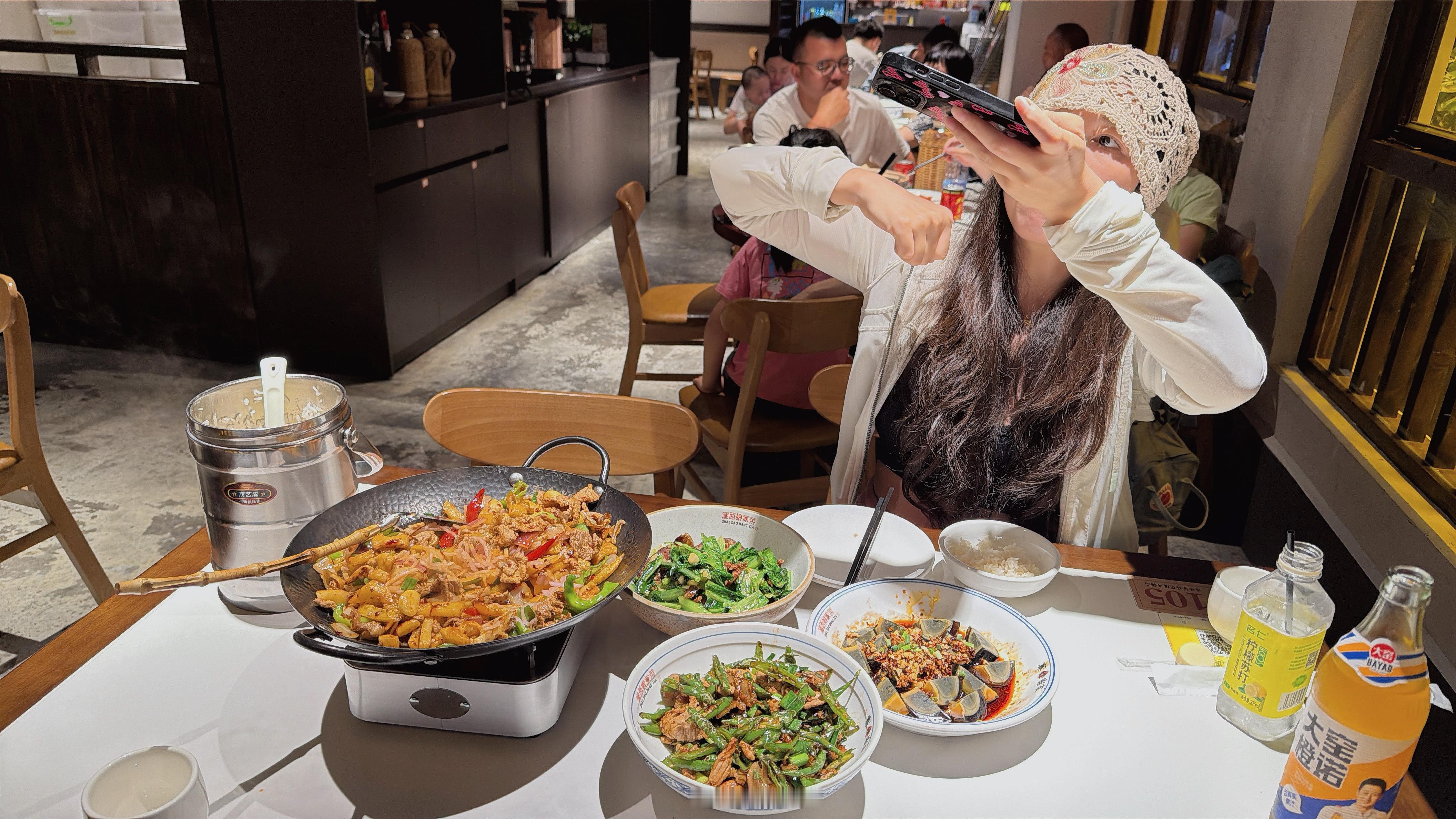 跟我出来干活儿…您就糟心吧今日达成一天一顿饭香迷糊了，久违的锅气 