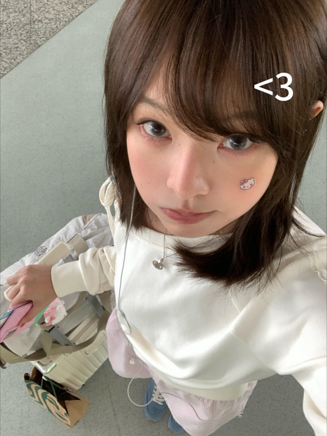 陈怡馨【🍠嘟嘟嘟呀】260901严肃候机中每次旅行都是出发前和刚落地时最激动?