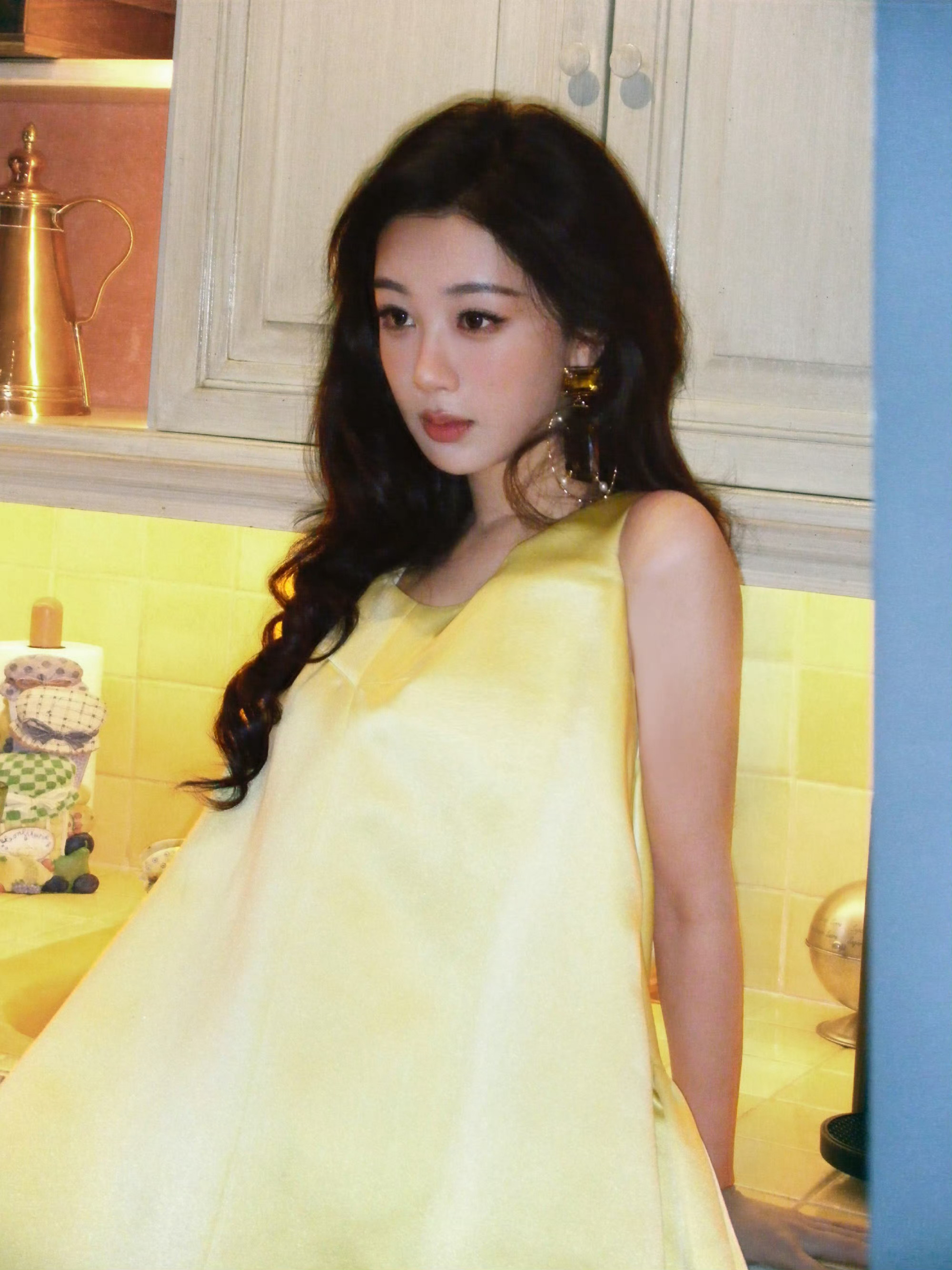 杨紫yz杨紫董竹君 yz杨紫玉兰花开君再来 你如夜空，深邃且充满神秘。𝙔𝙤?
