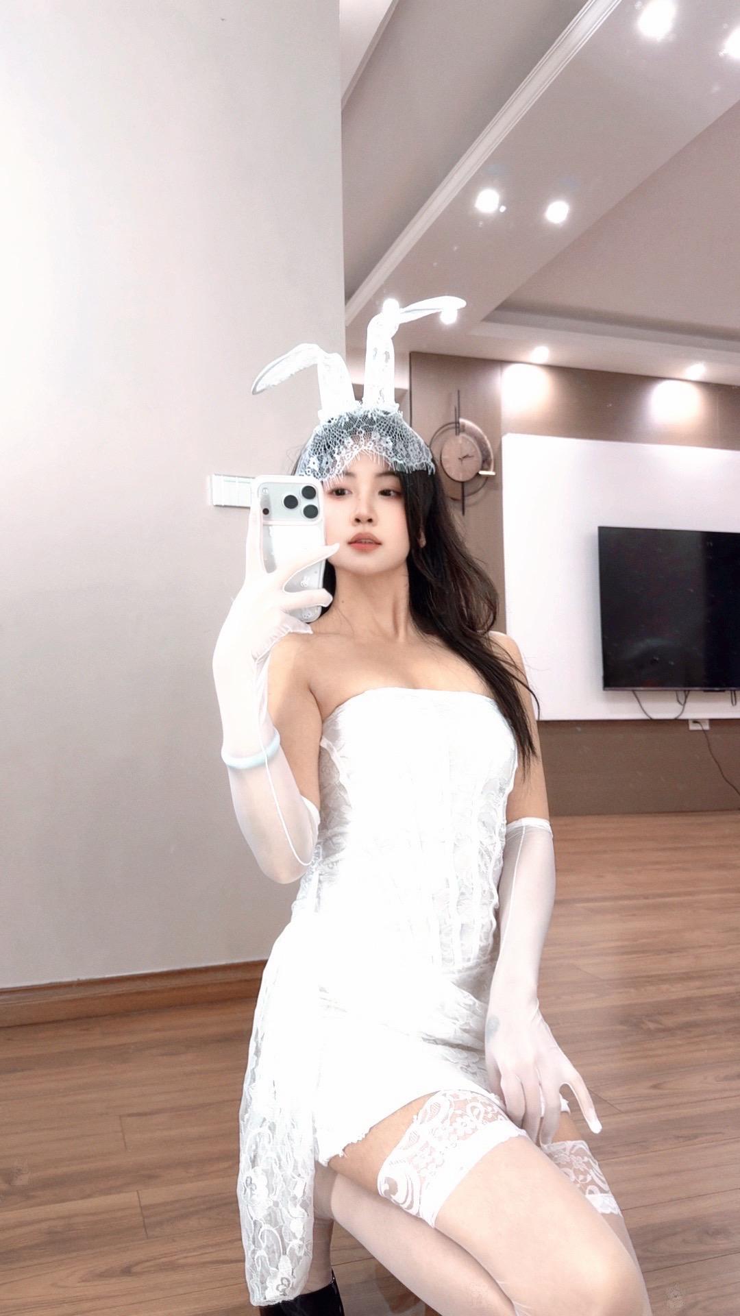 想我了 就给我打电话198******* 对了前三位是我的身高