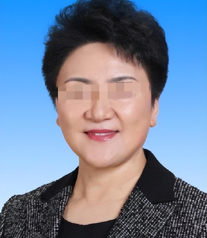 达州包姐终于进馆！

前几天，我专门到网上搜了她的信息。

可以说达州这几年出了