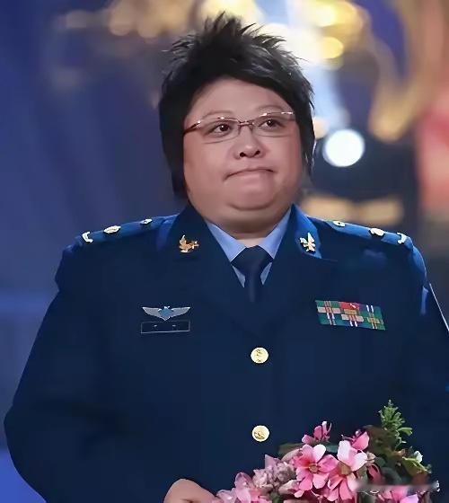 韩红让人别扭的地方，不在于她会不会唱，而在于她越来越像是在用资历说话，而不是用作