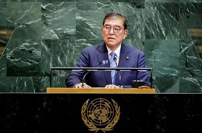 日本并非没有明白人，前首相石破茂就认为，日本不能“盲目追随美国”。
他指出，如今