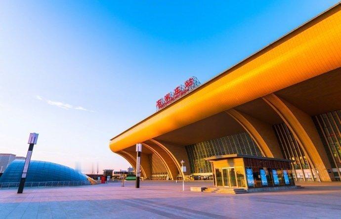 【石家庄站计划加开旅客列车40对】记者从石家庄站获悉，2026年中秋、国庆铁路假