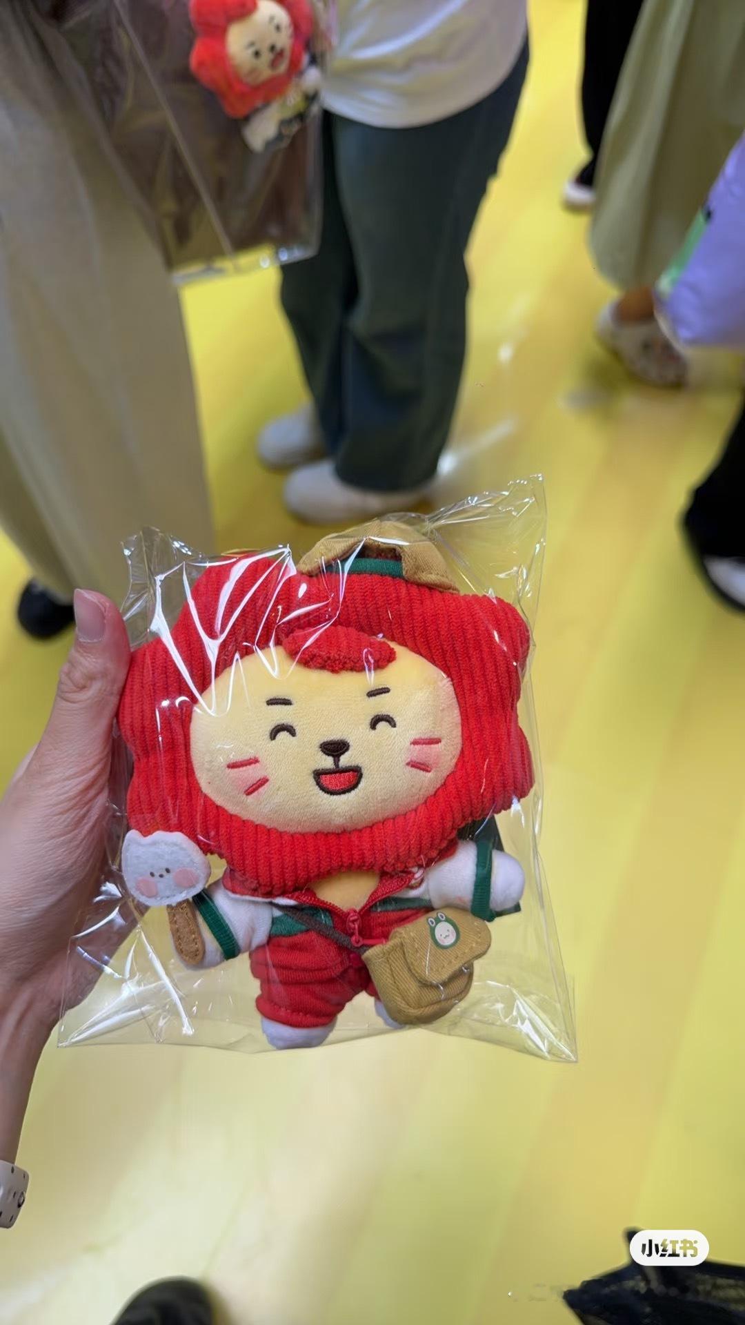 这个错版好可爱！！！！喜欢笑眯眯的宝 跟王源一样