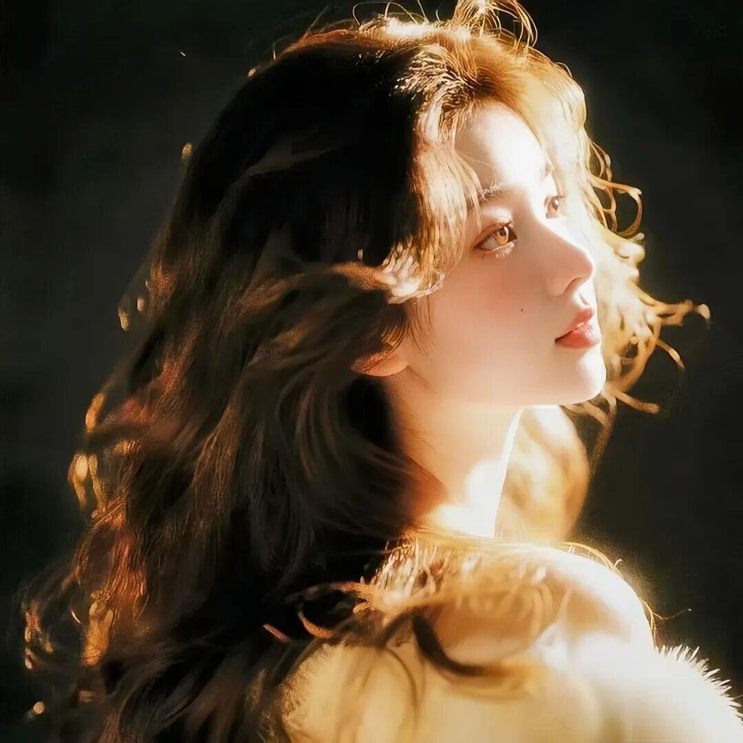 𝑾𝒆𝑪𝒉𝒂𝒕唯美感女头 