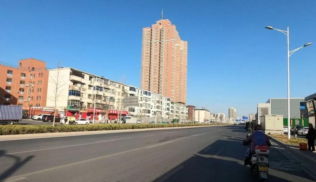 上海，一女子，五一期间全家去旅游，临走前让保姆回家休息。谁知，女子看监控，发现保