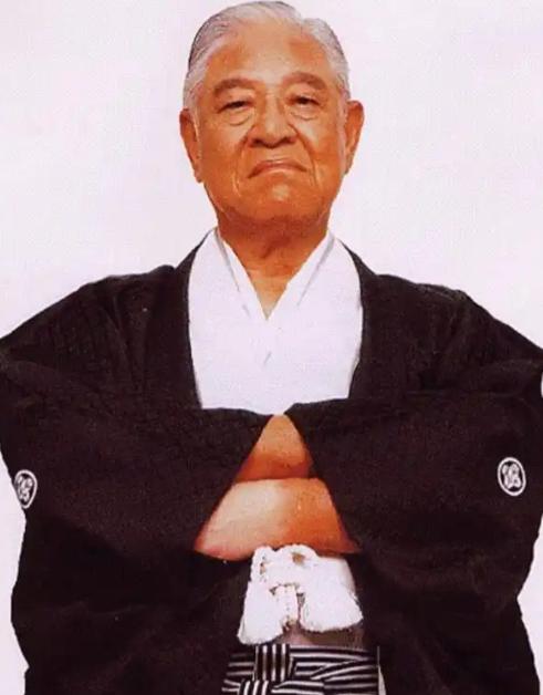 最大的台独分子，再也藏不住尾巴，终于露出来了肮脏的脑袋！原来，最大的台独分子不都