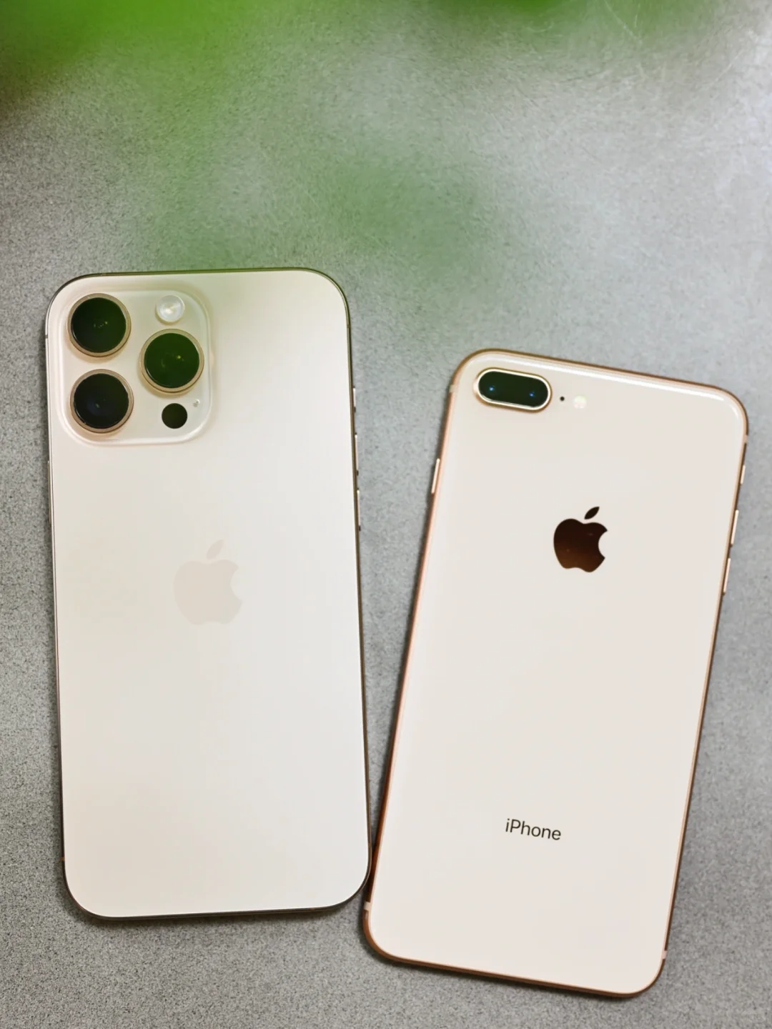 iPhone16Pro的沙漠金就是iPhone8的复刻❗️