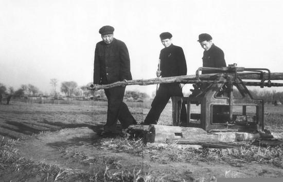 一个国家要是连种地的都欺负，那离垮台就不远了。这话听着糙，但理儿就是这么个理儿。