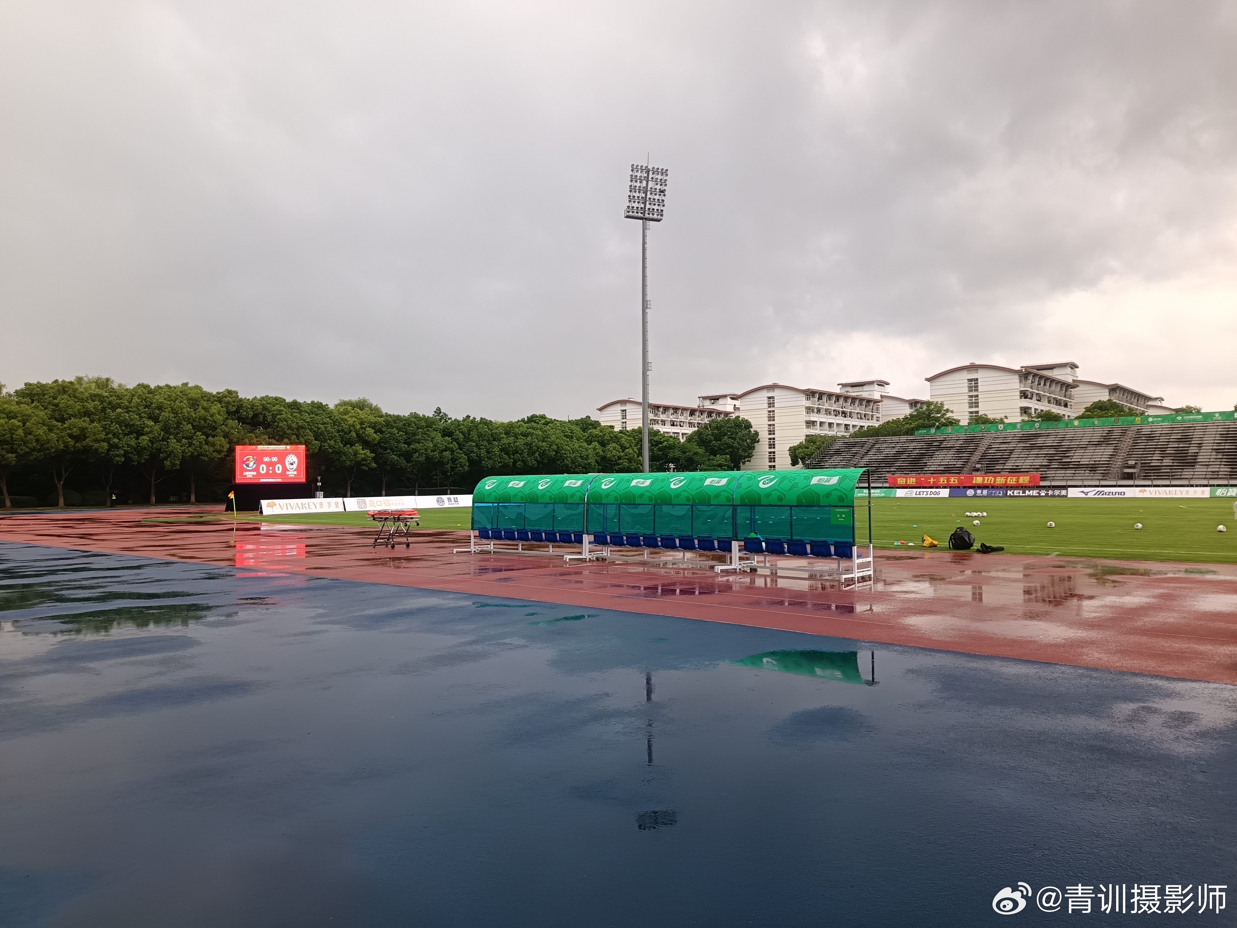 下午拍摄中乙联赛上海赛更达比赛 上海·东华大学体育场