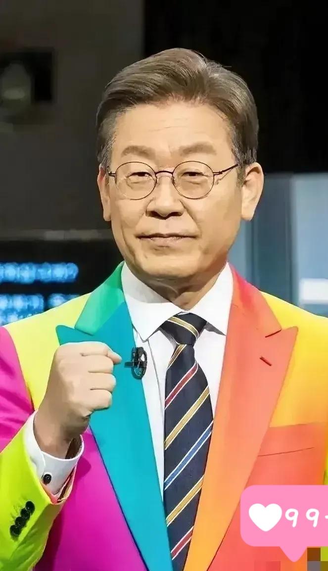 就在刚刚
韩国军方宣布了！
10月19日，韩国军方突然公布一条消息：一名朝鲜军人