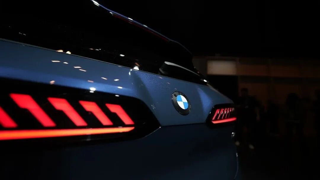 车市热门 据宝马集团1月28日消息，自2026年2月起，所有宝马车型的引擎盖都将