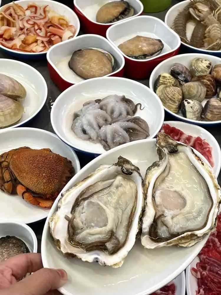 海多轩·自选海鲜火锅。