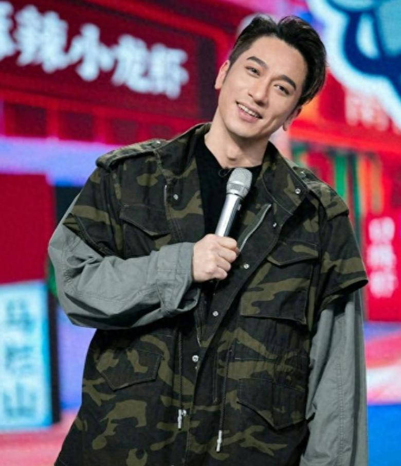 吴卓羲被说老了这事，

最扎心的不是秃头是大家太狠了

吴卓羲近照被拿出来说，我