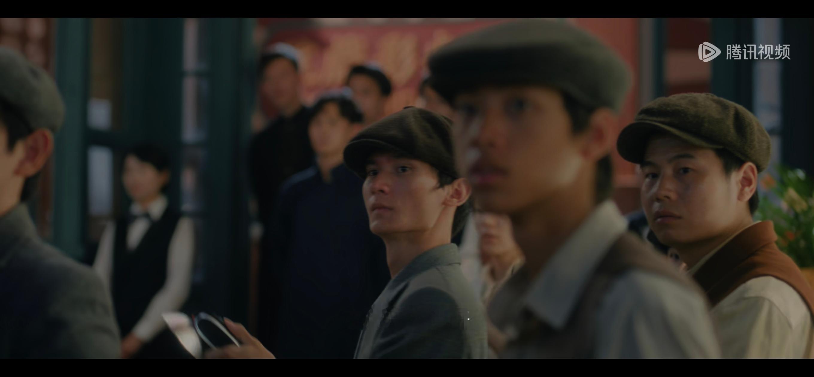 唯一看得清楚皮肤质感的镜头在群演那（看了两集剧眼前白茫茫一片，我现在看到这几张图